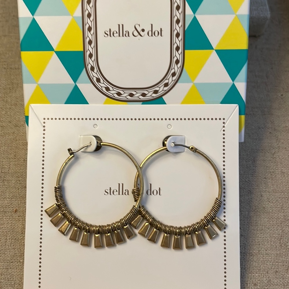 Stella & Dot Bungalow Hoops